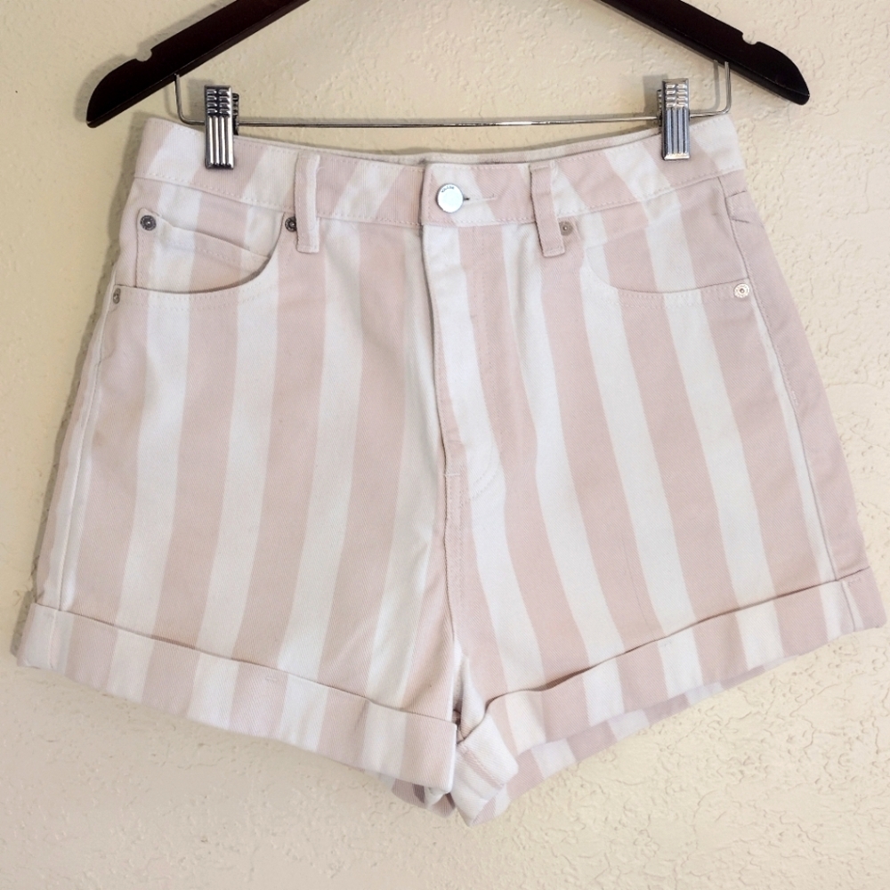 Volcom Pink And White High Rise Cuffed Shorts - Picture 2 of 6